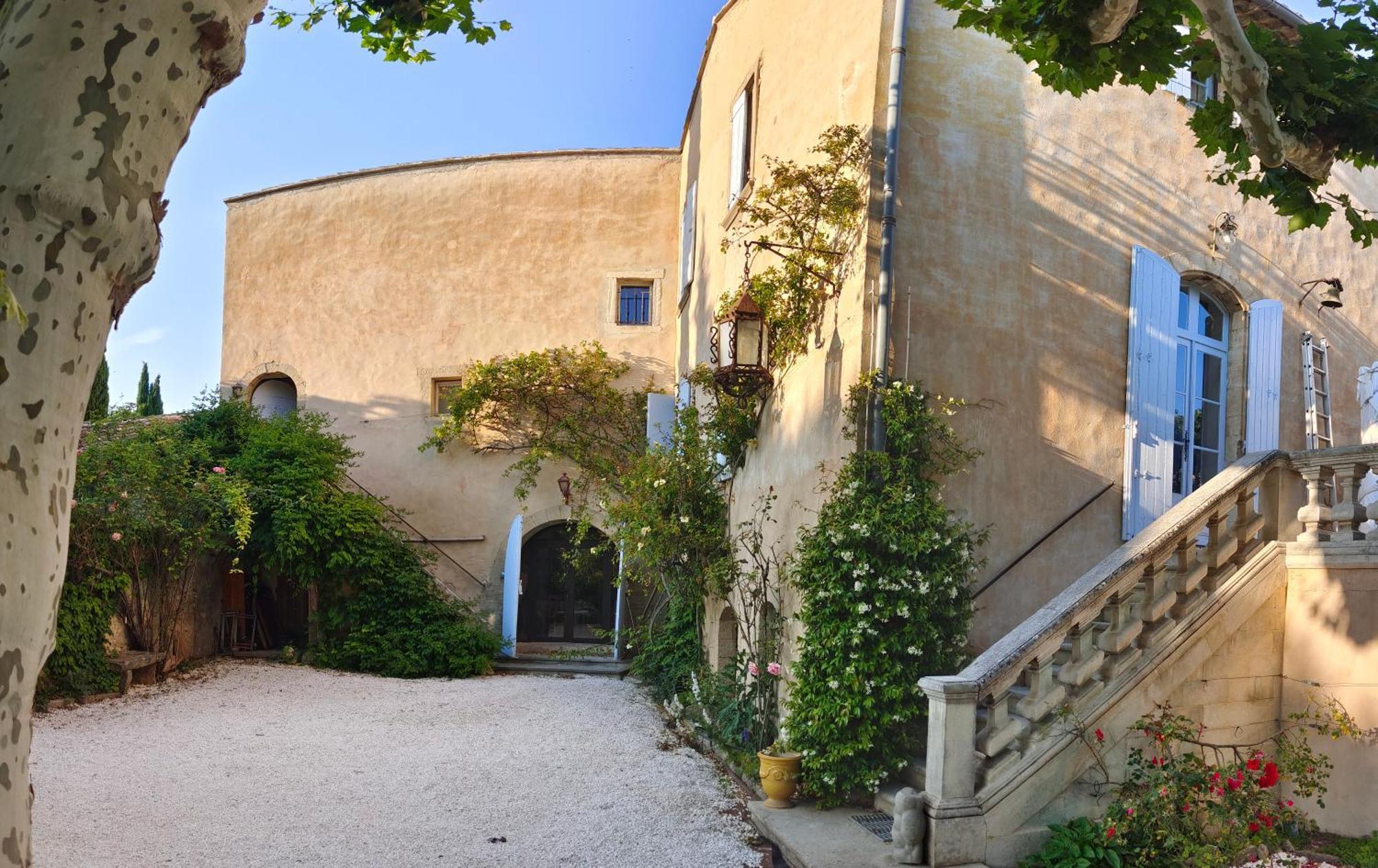 Rue Du Chateau A Cabrieres D'Avignon Bed & Breakfast Bagian luar foto