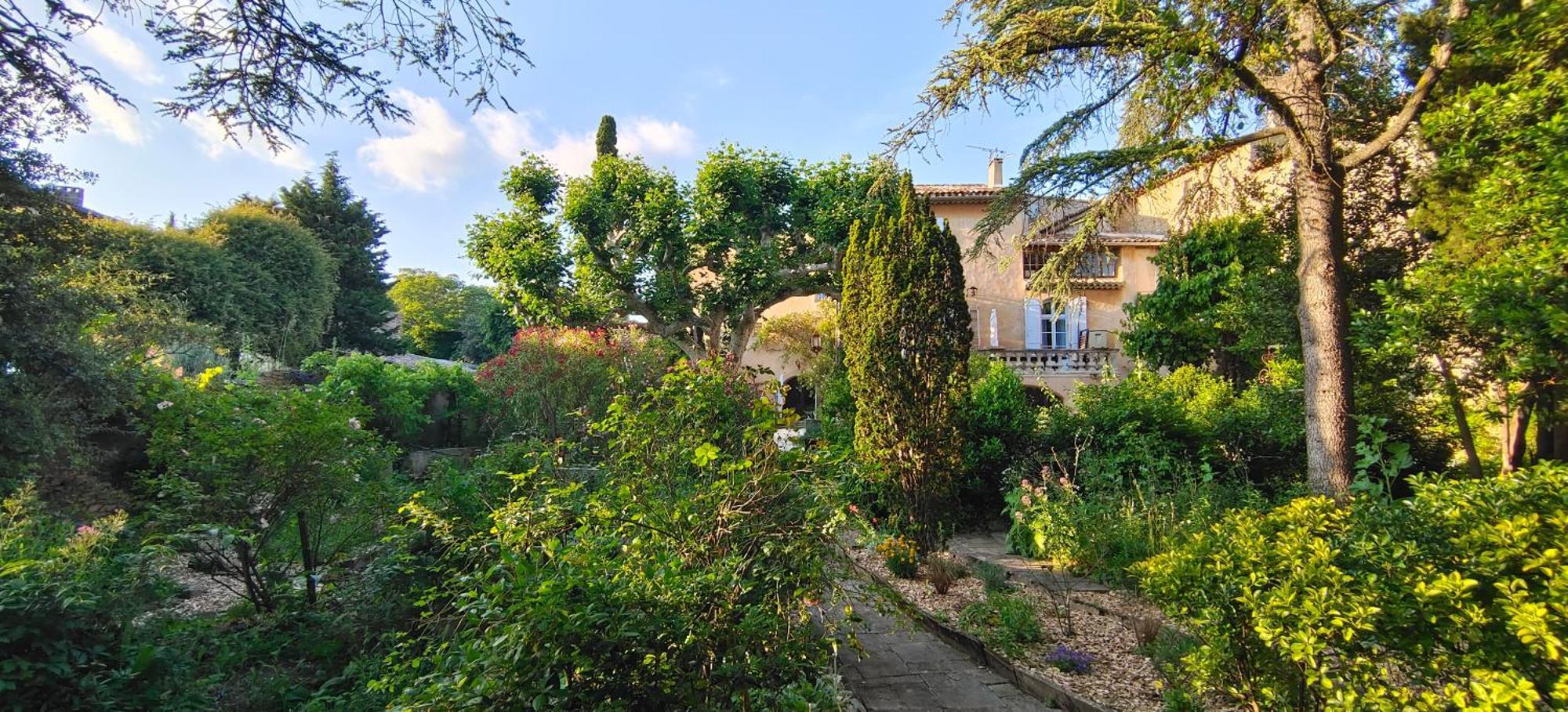 Rue Du Chateau A Cabrieres D'Avignon Bed & Breakfast Bagian luar foto
