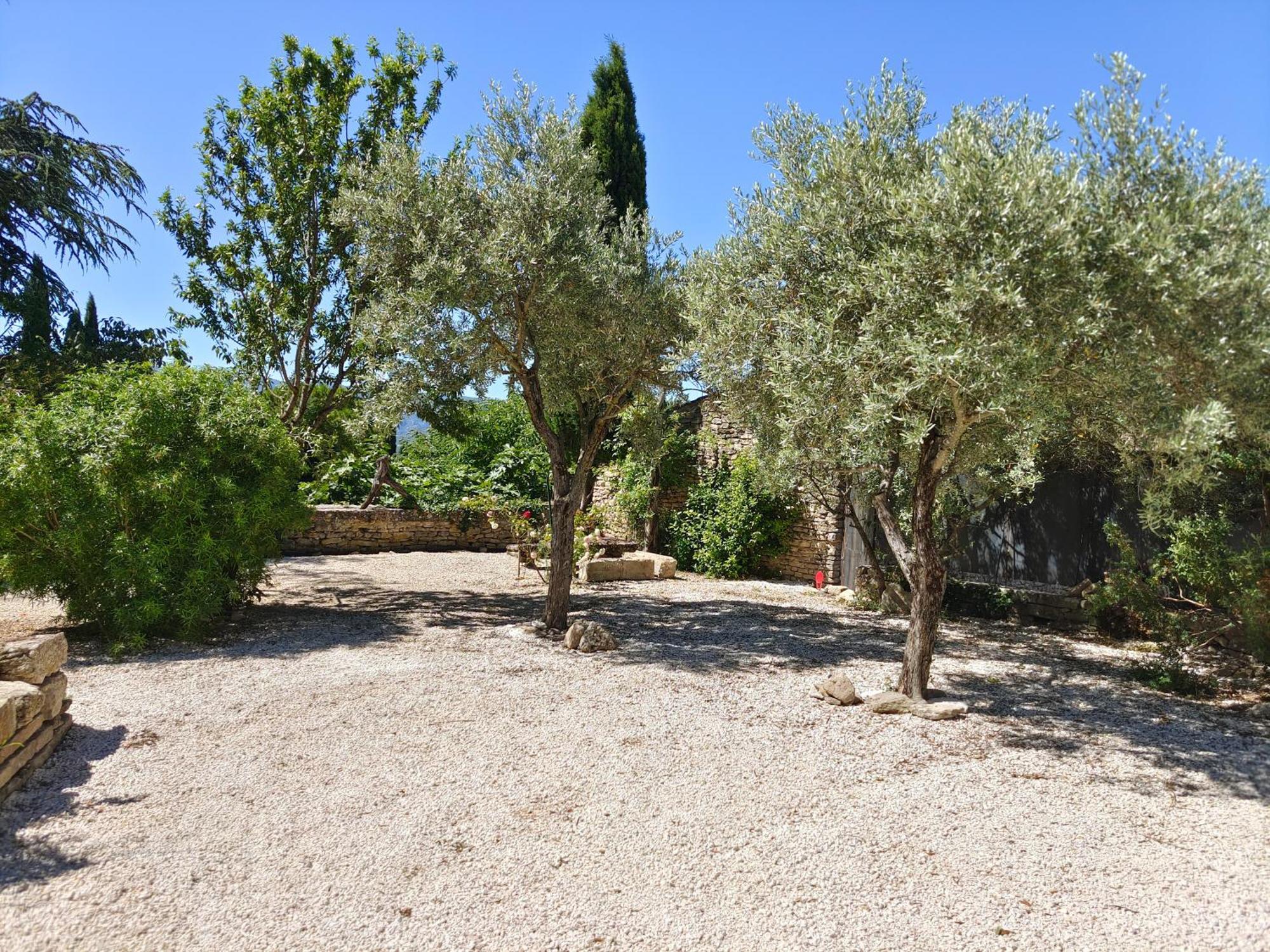Rue Du Chateau A Cabrieres D'Avignon Bed & Breakfast Bagian luar foto