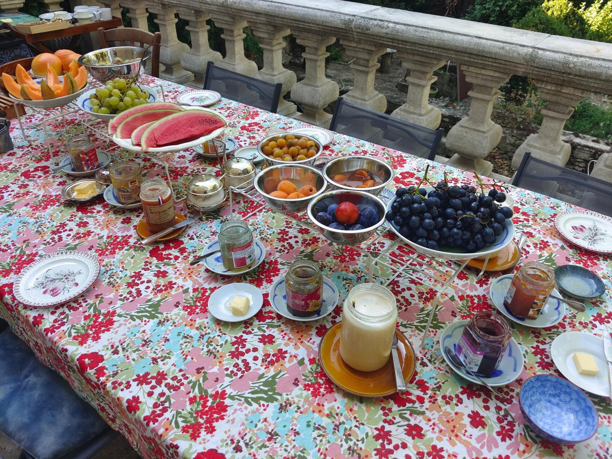Rue Du Chateau A Cabrieres D'Avignon Bed & Breakfast Bagian luar foto