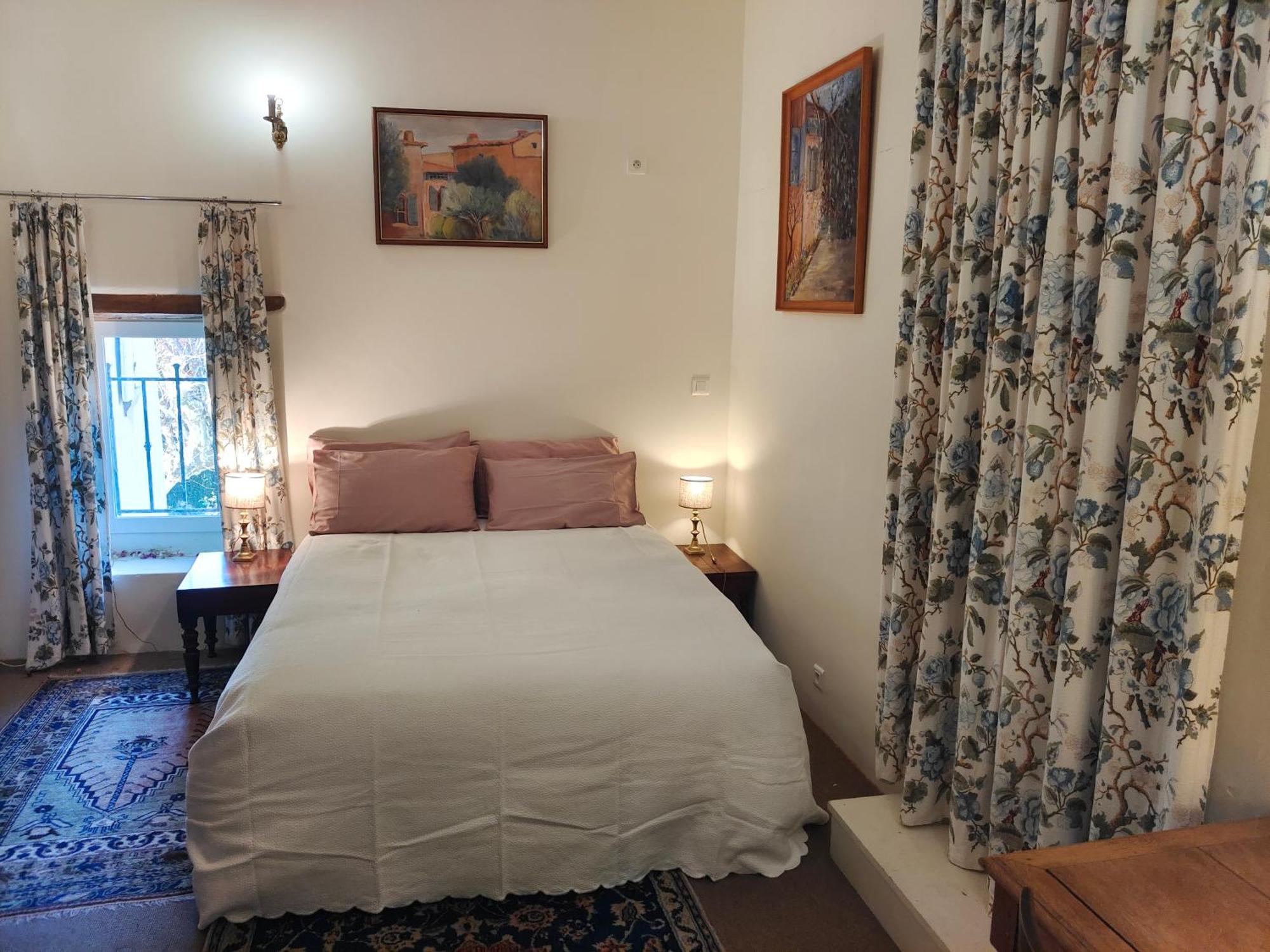 Rue Du Chateau A Cabrieres D'Avignon Bed & Breakfast Bagian luar foto