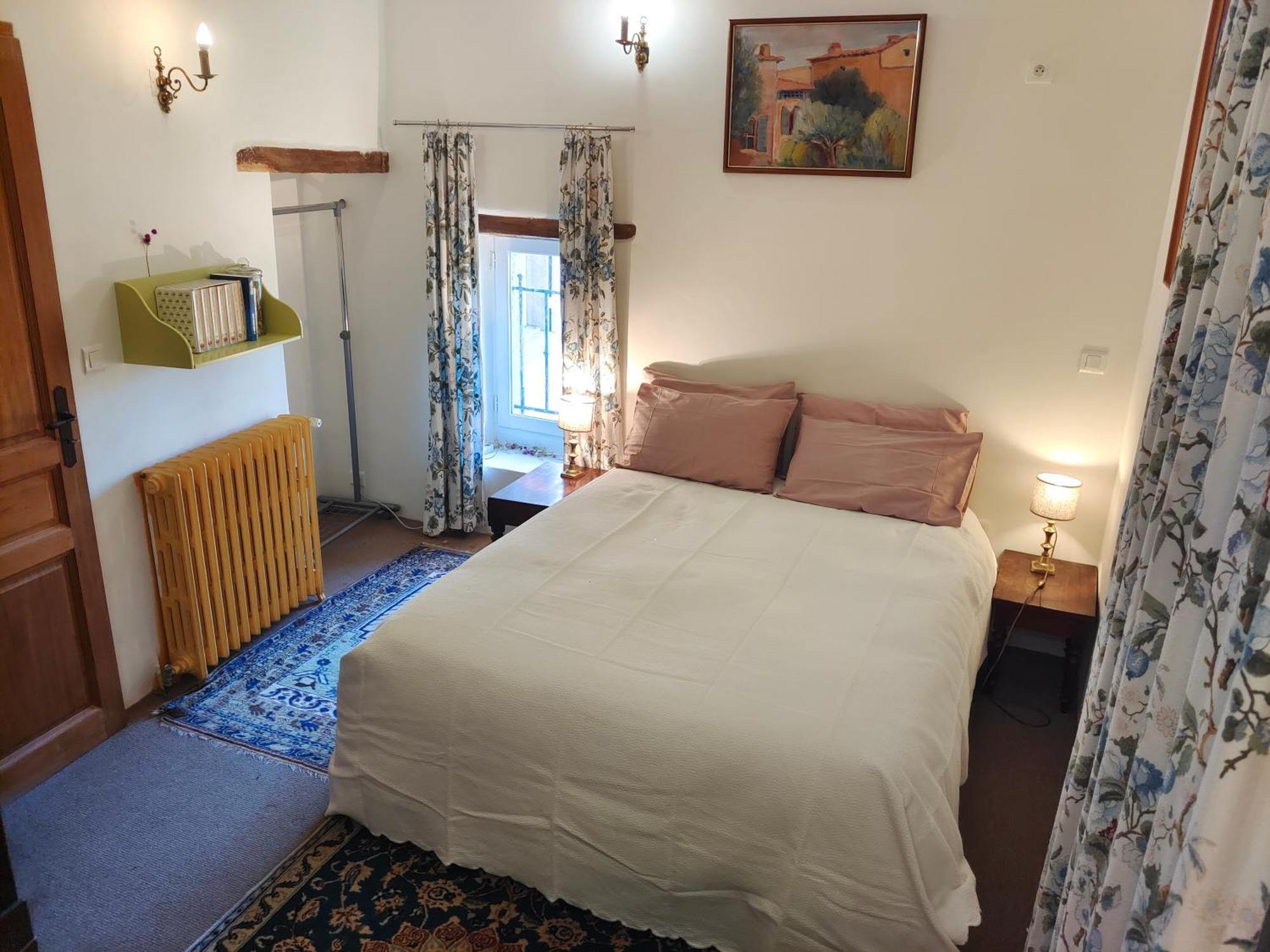 Rue Du Chateau A Cabrieres D'Avignon Bed & Breakfast Bagian luar foto