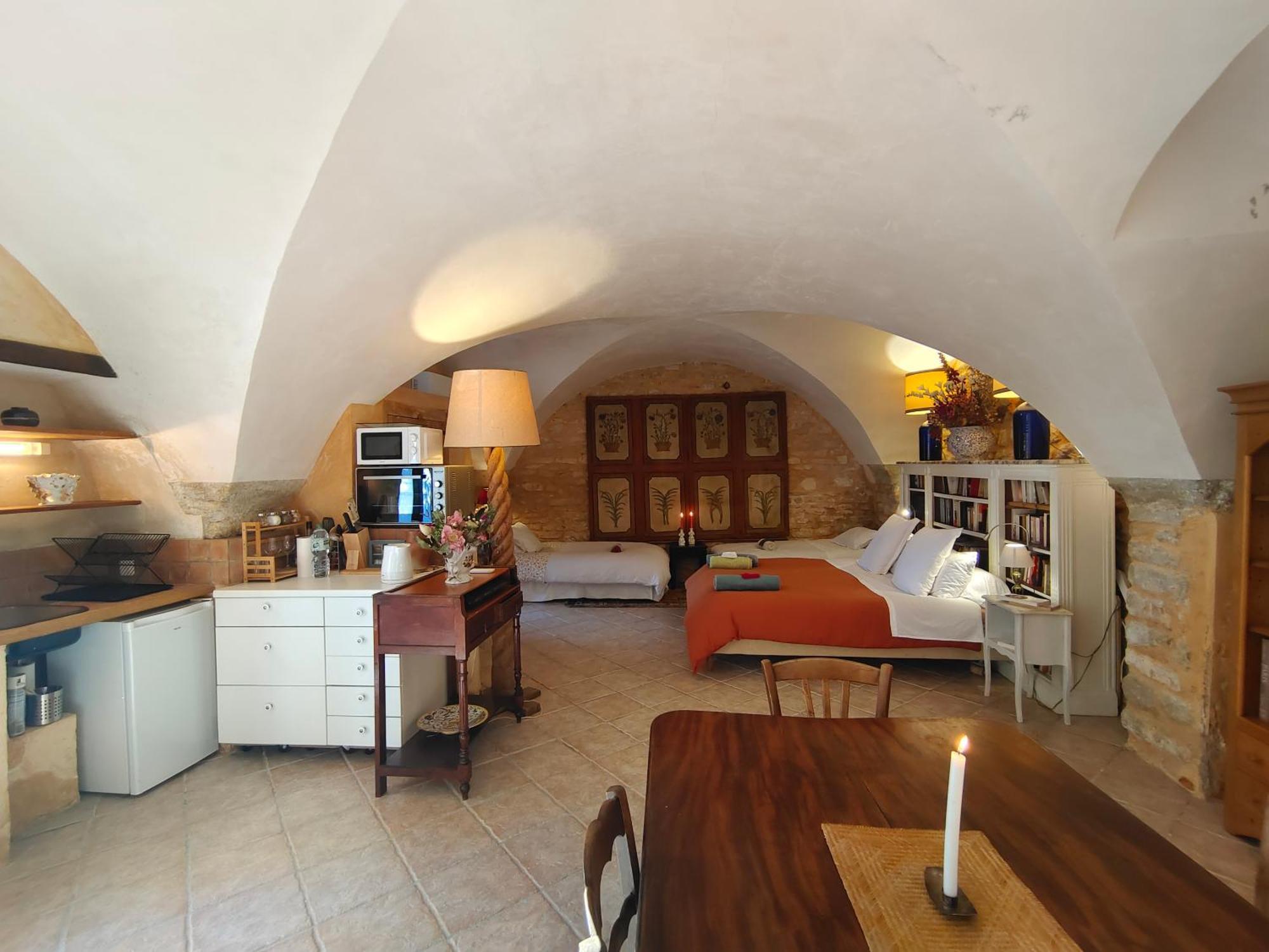 Rue Du Chateau A Cabrieres D'Avignon Bed & Breakfast Bagian luar foto