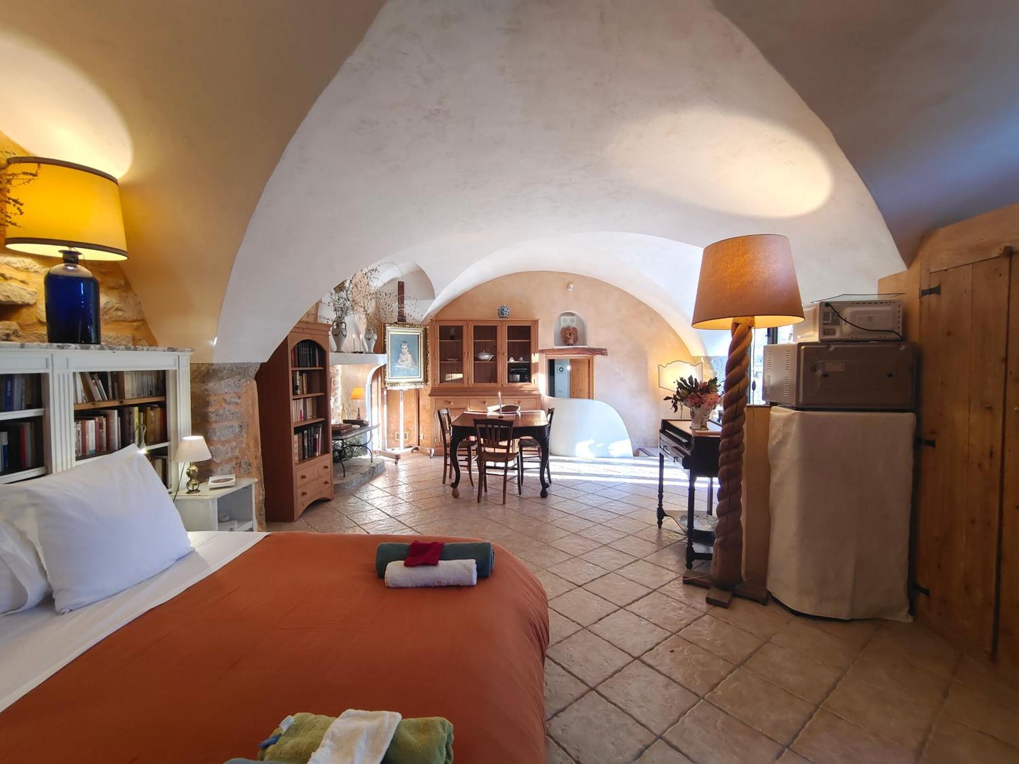 Rue Du Chateau A Cabrieres D'Avignon Bed & Breakfast Bagian luar foto